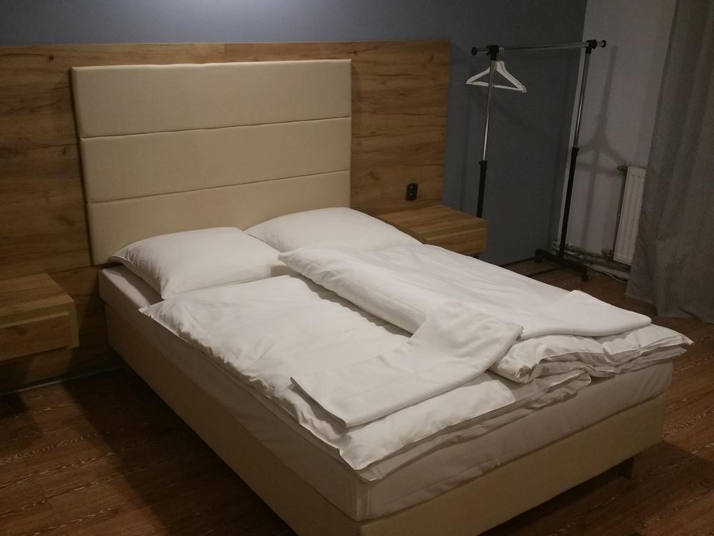 Kaktus Guest House Катовіце Екстер'єр фото